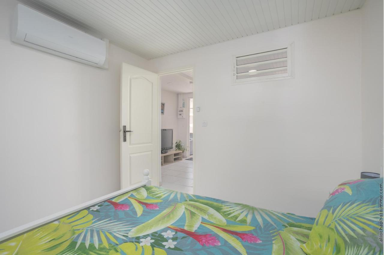 Alpinia - Appt Avec Piscine Partagee Apartment Saint-Pierre Bagian luar foto