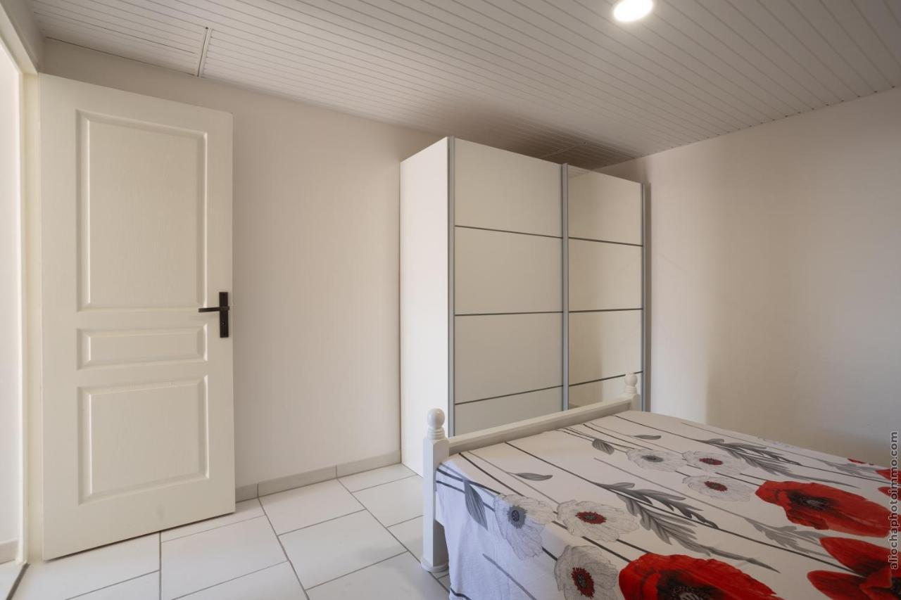 Alpinia - Appt Avec Piscine Partagee Apartment Saint-Pierre Bagian luar foto