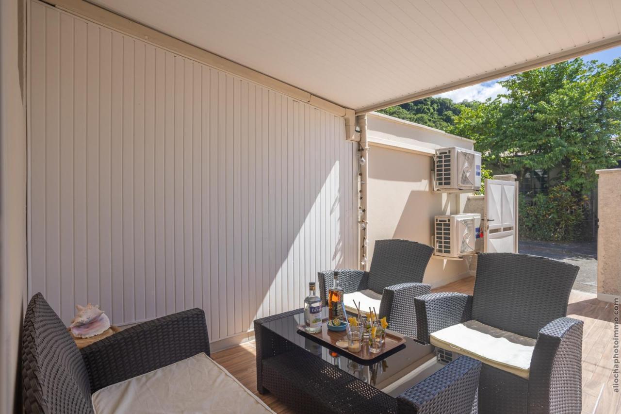 Alpinia - Appt Avec Piscine Partagee Apartment Saint-Pierre Bagian luar foto
